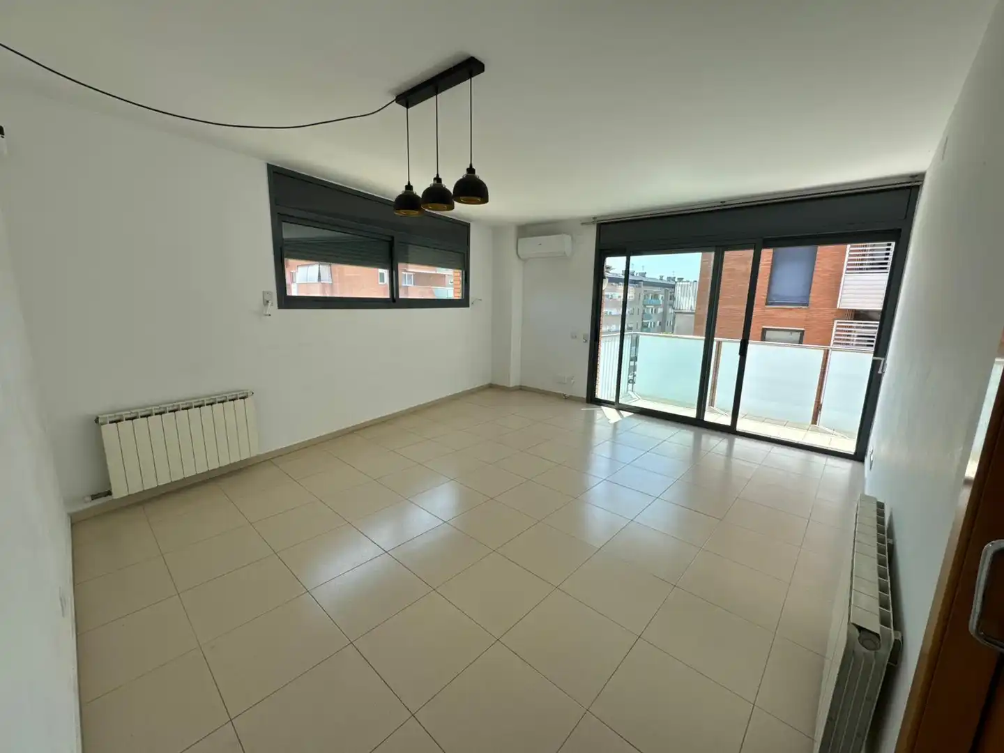 Sala de estar de Piso en venta en Sant Joan Despí con Aire acondicionado, Calefacción y Horno