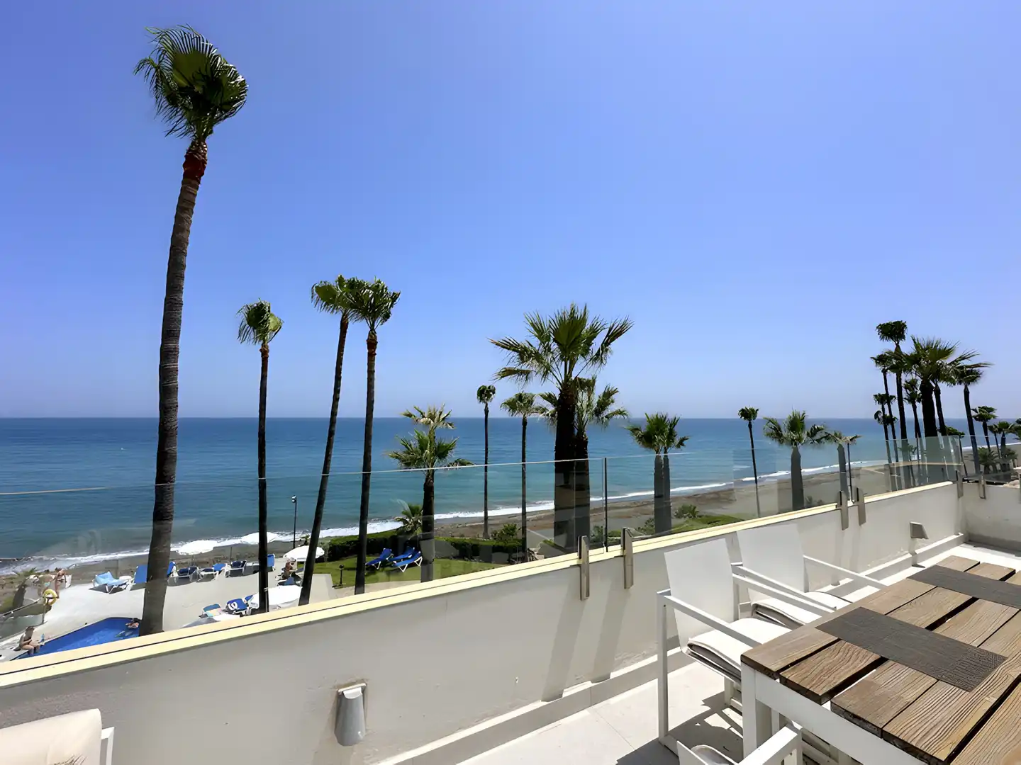 Àtic amb piscina en venda a Estepona Pueblo