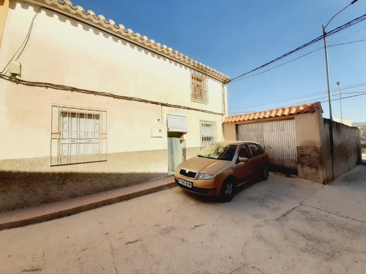 Vista exterior de Casa adosada en venda en Mula amb Aire condicionat, Calefacció i Jardí privat