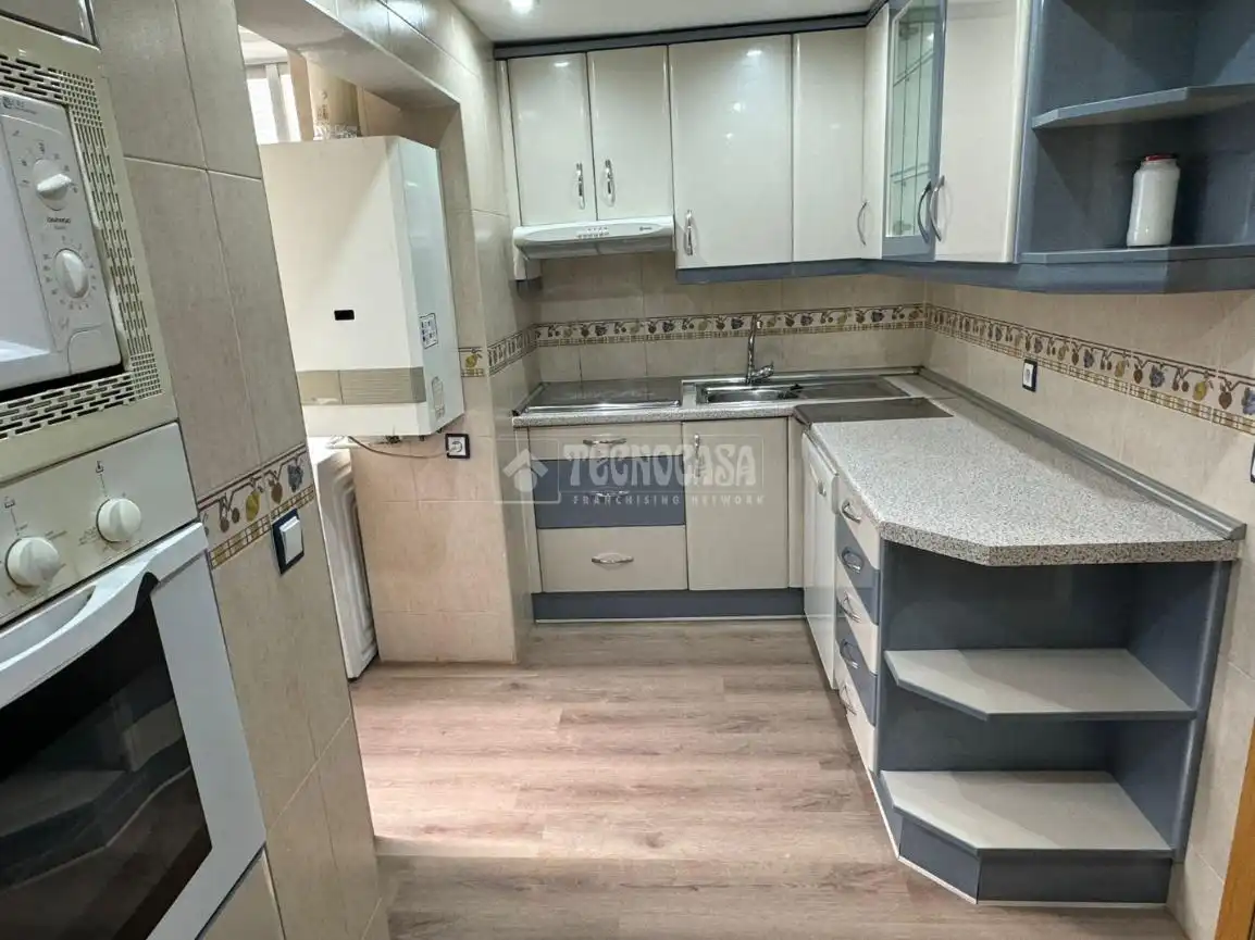 Kitchen of Flat for sale in Valdemoro  with Air Conditioner