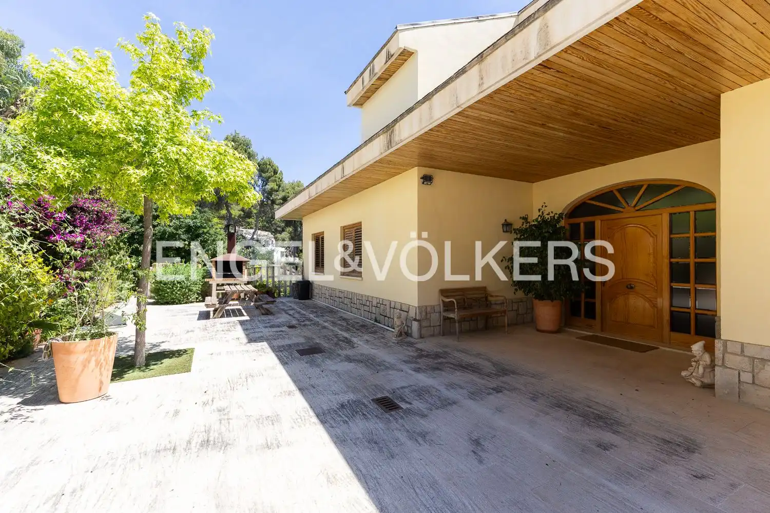 Exterior view of Houses for sale in Chiva  with Air Conditioner, Heating and Private garden