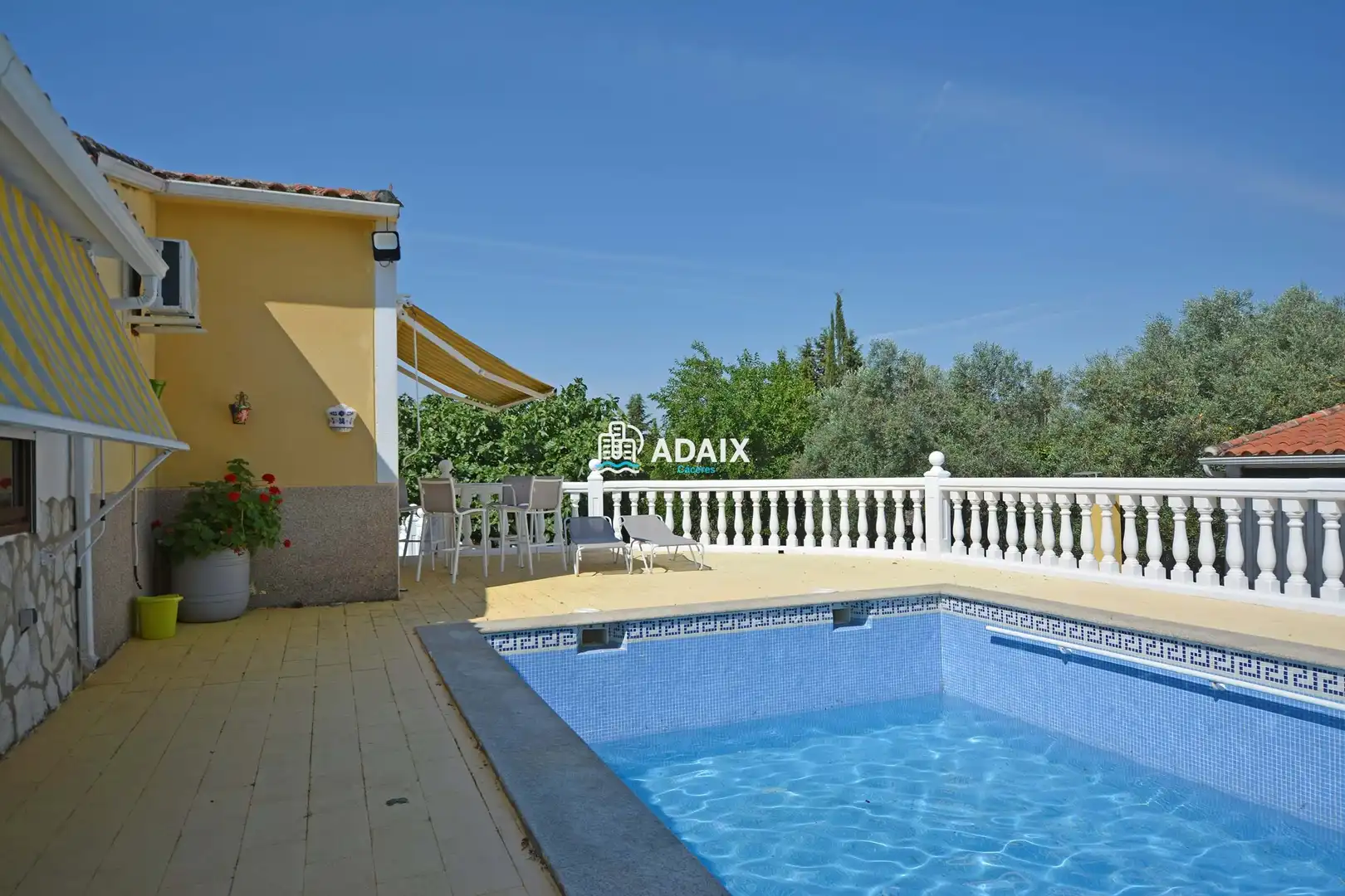 Piscina de Casa o xalet en venda en Malpartida de Cáceres amb Aire condicionat, Calefacció i Jacuzzi