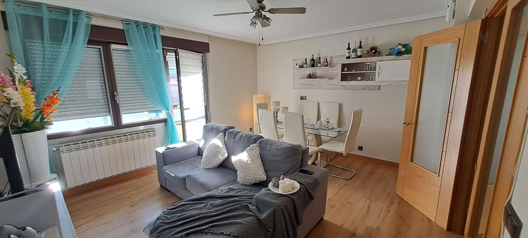Sala de estar de Piso en venta en Urkabustaiz con Calefacción, Parquet y Terraza