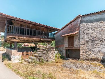 Casa en venda a Santullano 21