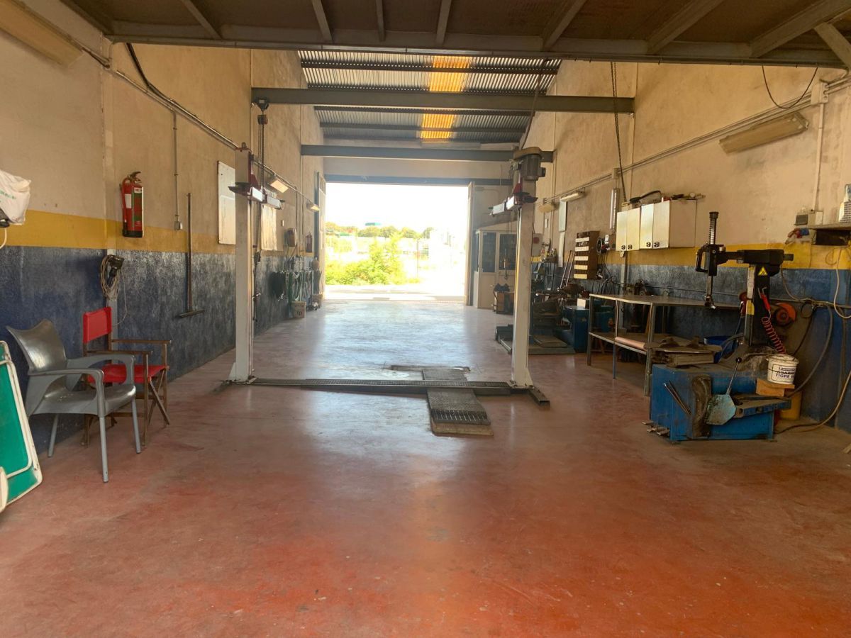 Nave industrial en venta en Torredonjimeno