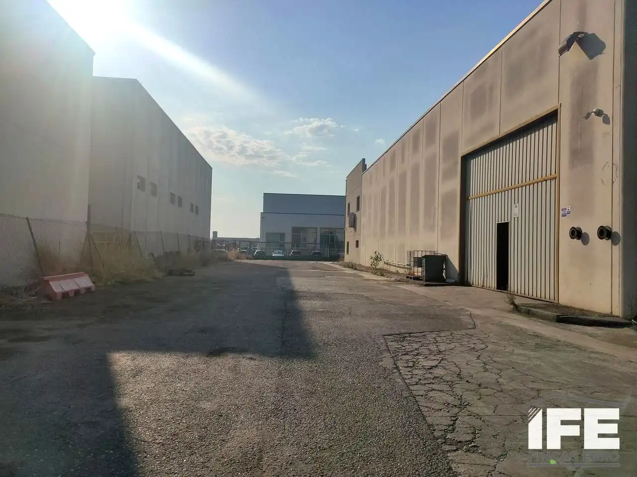 Vista exterior de Nau industrial de lloguer en Alagón