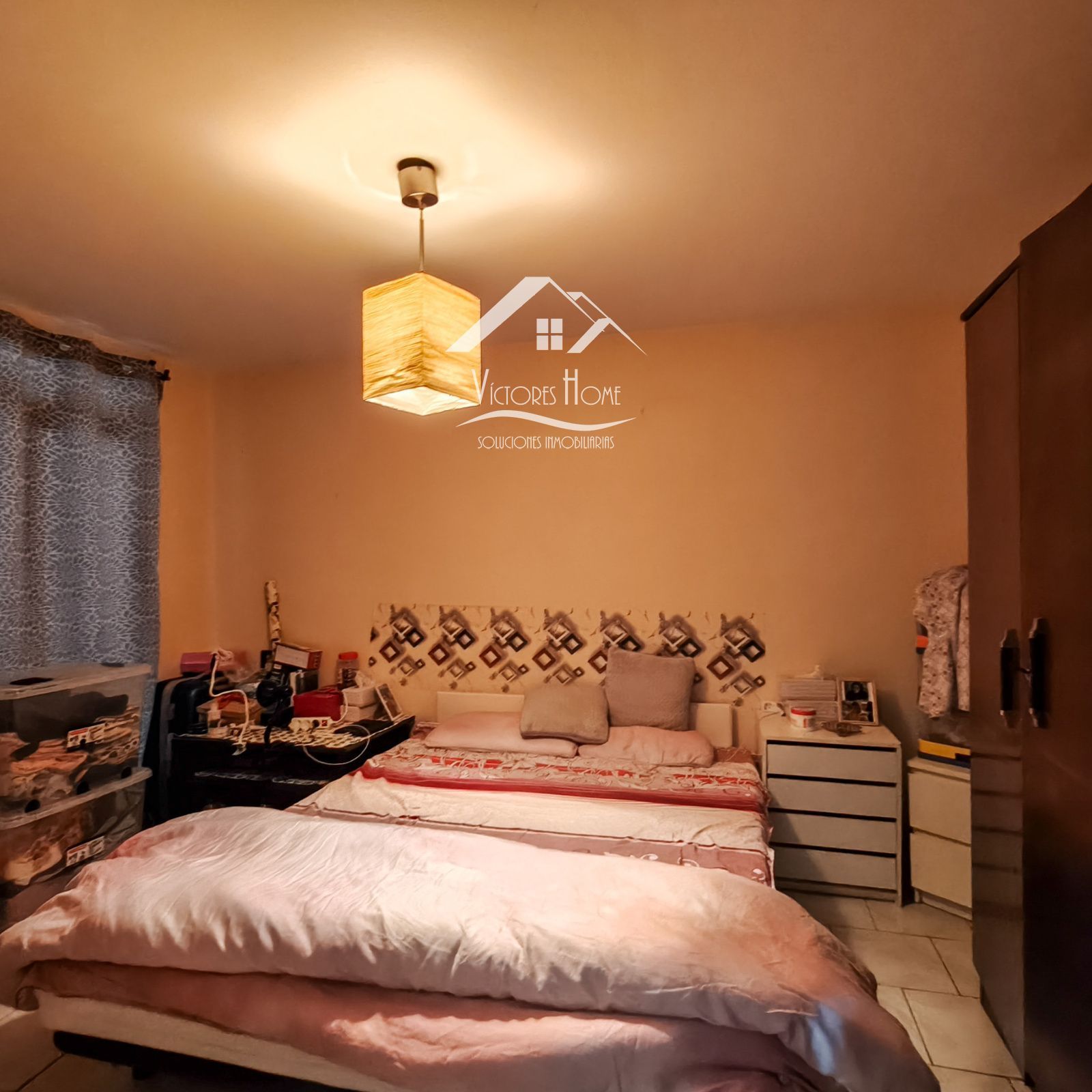 Dormitori de Local en venda en  Madrid Capital amb Aire condicionat i Internet