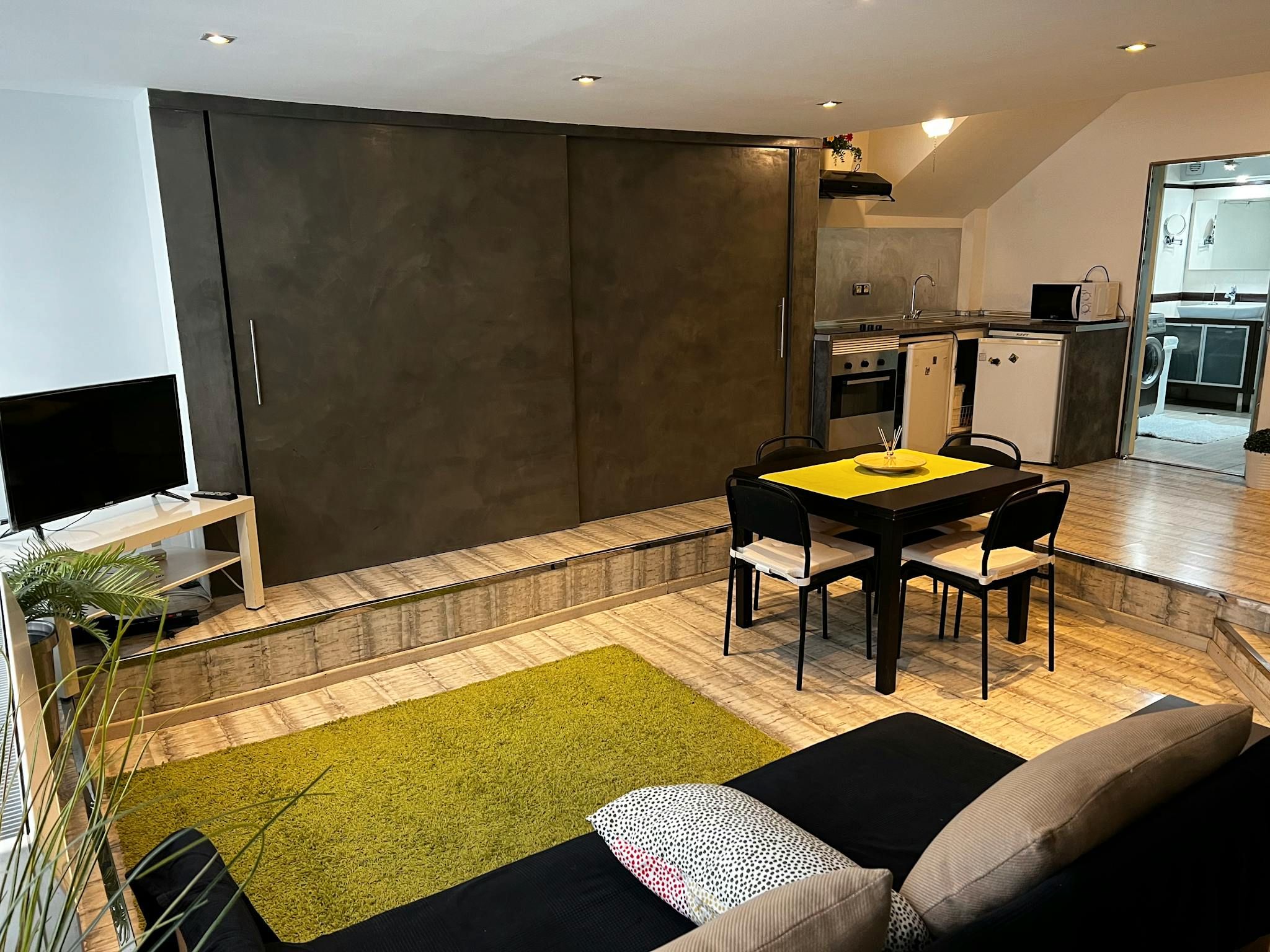 Flat for rent in  Madrid Capital  with Air Conditioner, Heating and Furnished