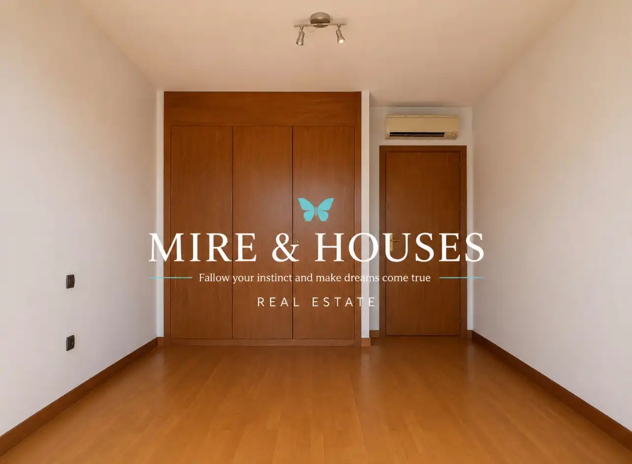 Vista exterior de Ático en venta en Alcobendas con Aire acondicionado, Calefacción y Jardín privado