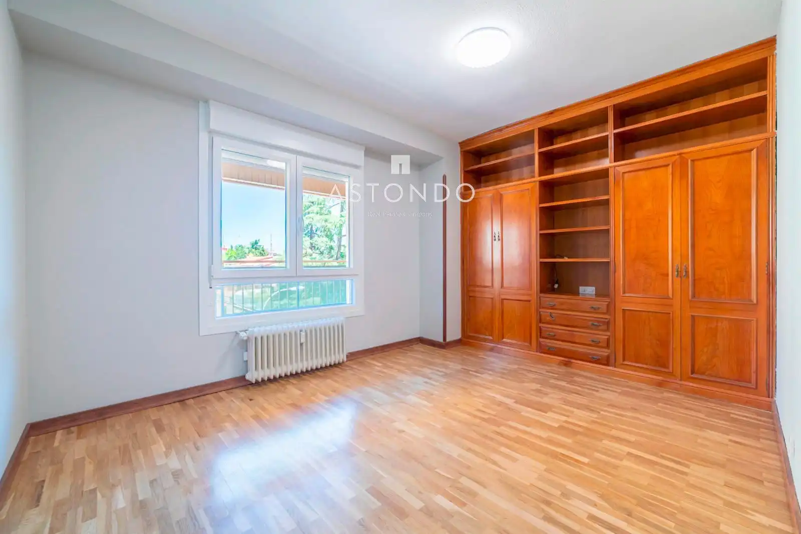 Bedroom of Flat for rent in Madrid  with Air Conditioner, Heating and Terrace