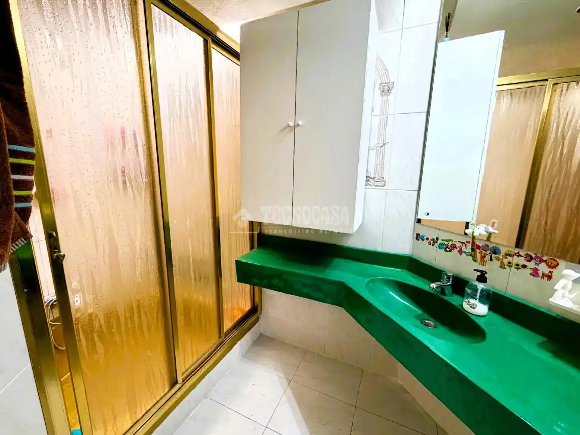Baño de Piso en venta en Móstoles con Aire acondicionado, Calefacción y Terraza