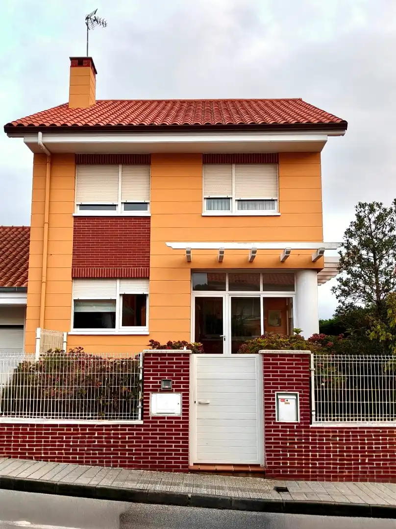 Detached house with garden for sale in Barrio San José, imagen 2
