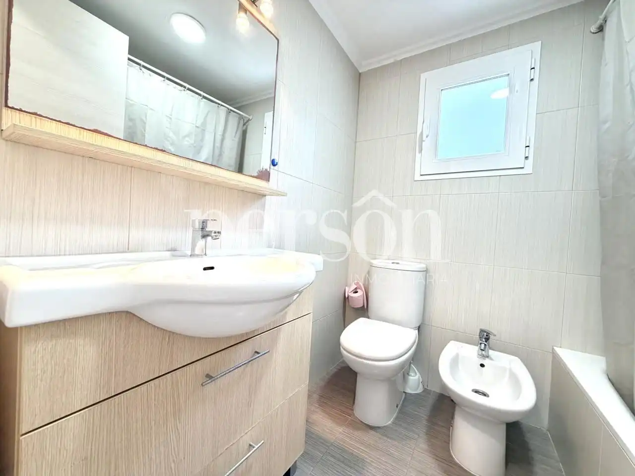 Bathroom of Flat for rent in Playa de Gandia