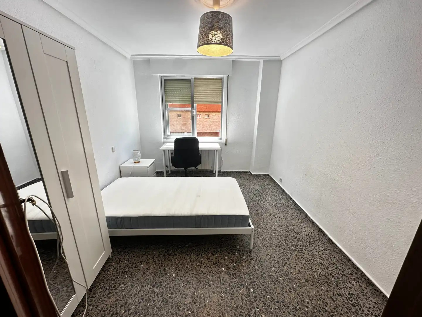 Bedroom of Flat for rent in Cuenca  with Heating, Terrace and Furnished