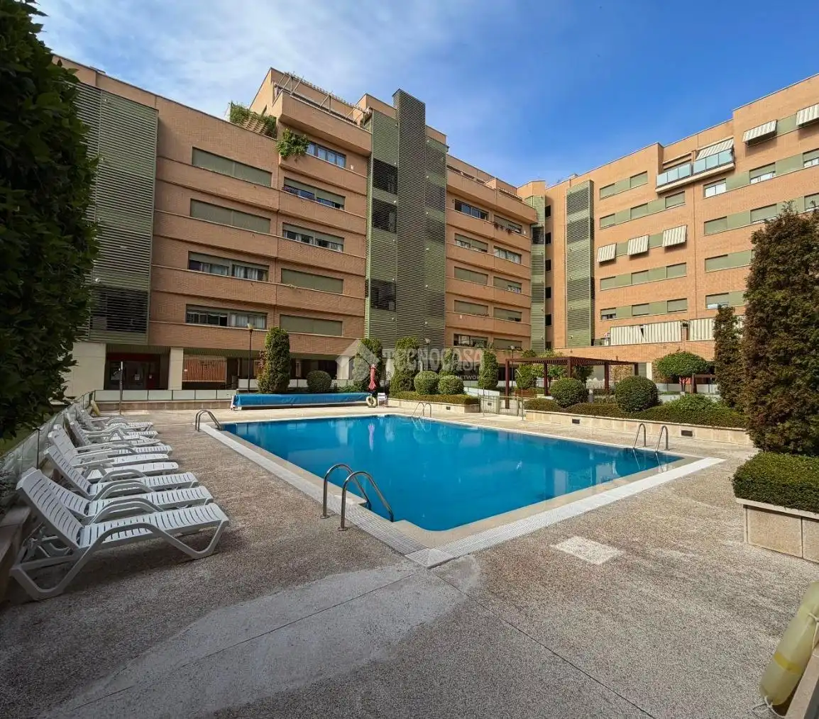Swimming pool of Flat for sale in Getafe  with Air Conditioner, Heating and Terrace