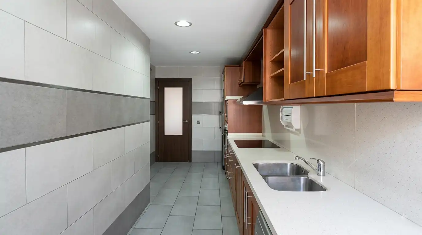 Kitchen of Flat for sale in Marbella