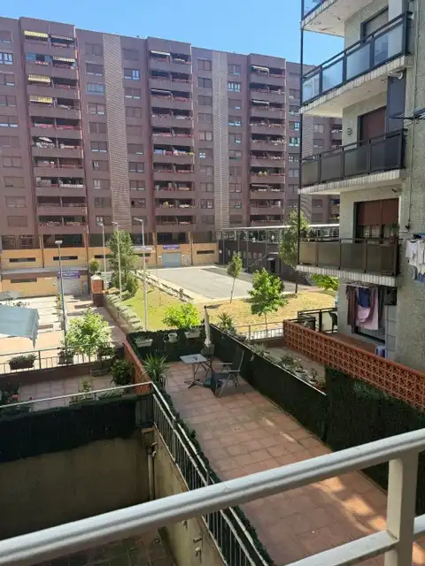 Vista exterior de Pis en venda en Santurtzi  amb Calefacció, Parquet i Moblat