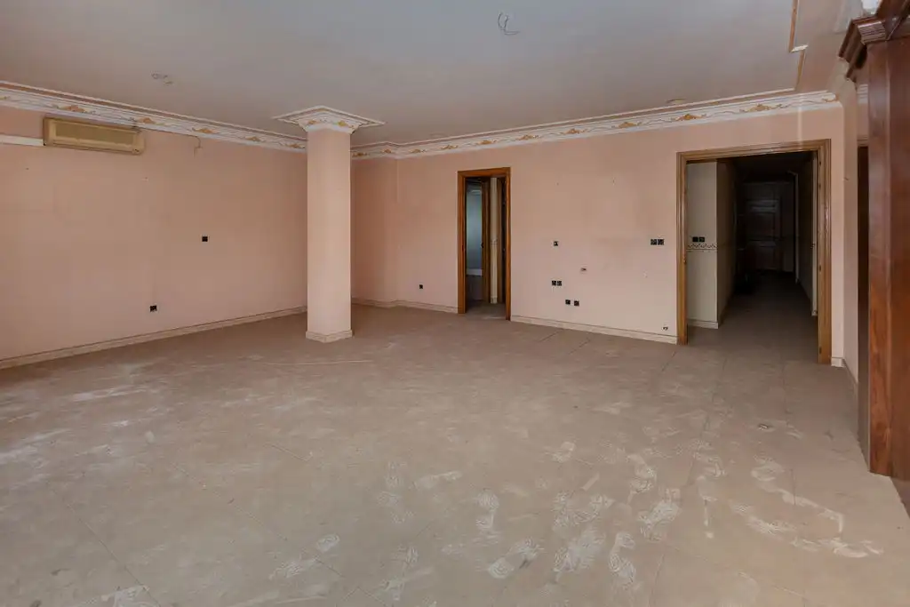 Flat with lift for sale in Av Reyes Católicos, imagen 3