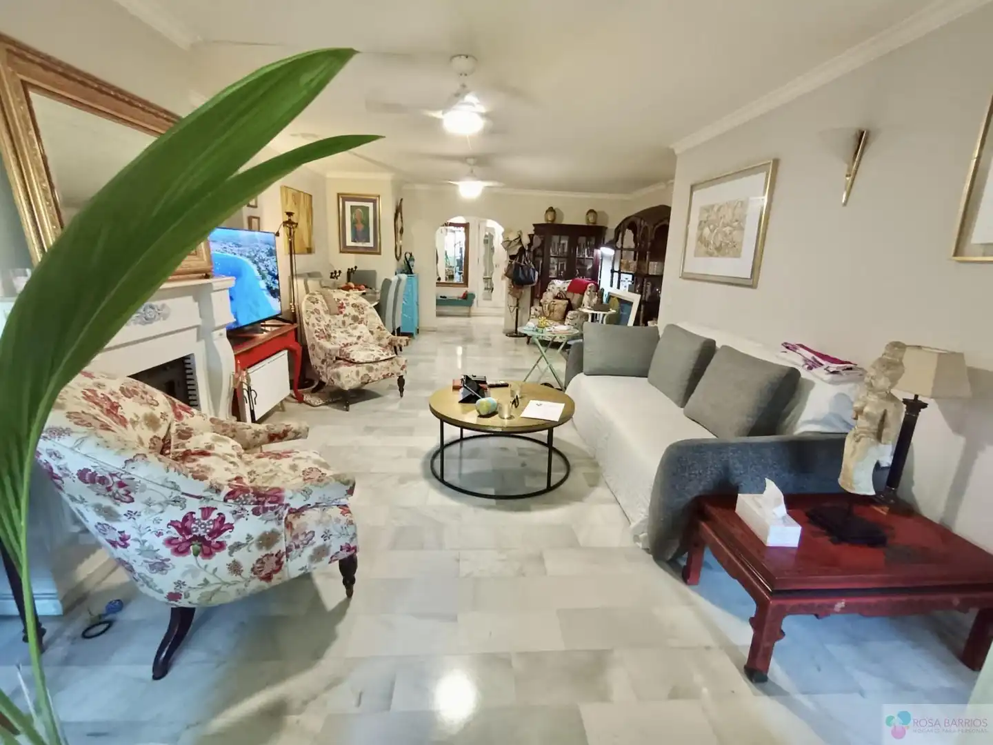 Sala de estar de Piso en venta en Marbella con Aire acondicionado, Terraza y Piscina comunitaria