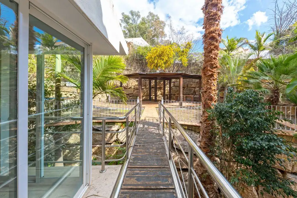 Vista exterior de Casa o chalet en venta en Benahavís con Aire acondicionado, Calefacción y Jardín privado