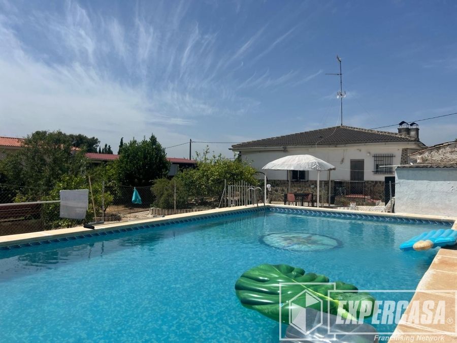 Piscina de Casa o xalet en venda en Cheste amb Aire condicionat i Terrassa