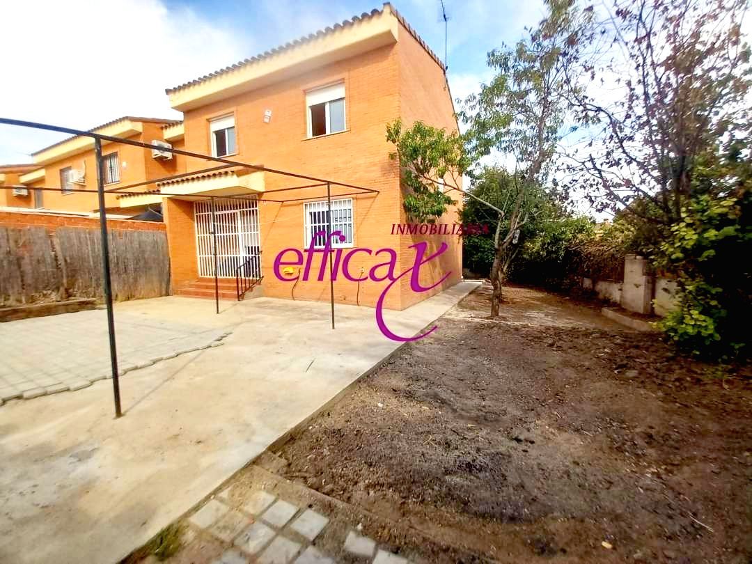Vista exterior de Casa o xalet en venda en Barcience amb Calefacció