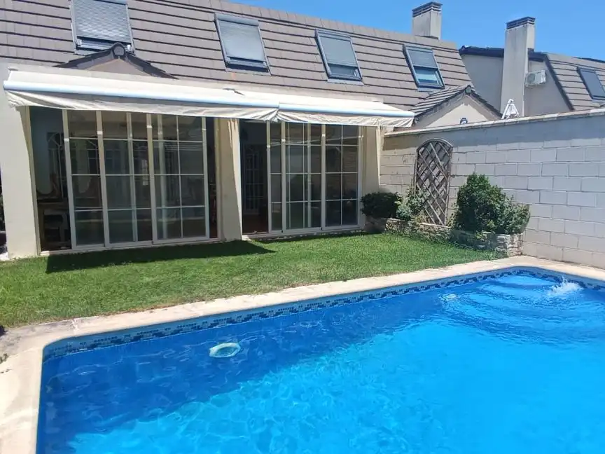 Habitatge amb piscina en venda a CALLE ITALIA 47