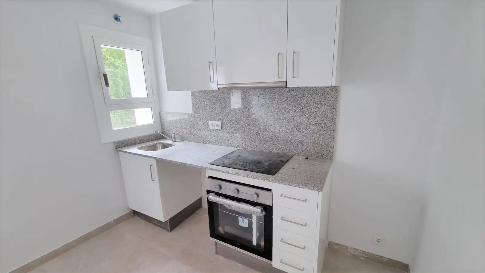 Appartamento con terrazza in affitto a Figaró-Montmany, imagen 6