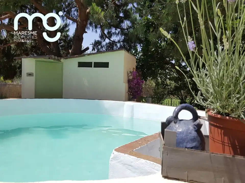 Schwimmbecken von Country house zum Verkauf in Vilassar de Mar mit Heizung, Privatgarten und Schwimmbad