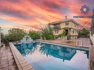 Villa con piscina in vendita a Barrio de la Vega