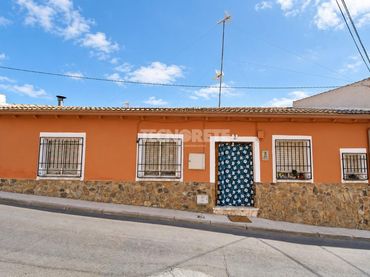 Casa pareada en venta en Calle Piedras