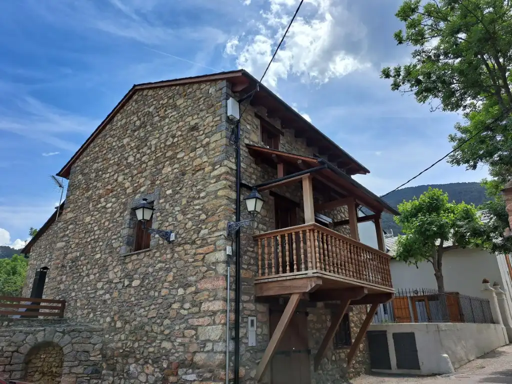 Houses for rent in Carrer Mossèn Cinto Verdaguer, 5, Das