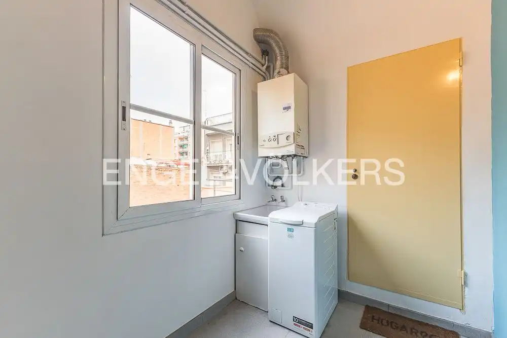 Terrassa de Casa o xalet en venda en L'Hospitalet de Llobregat amb Aire condicionat, Calefacció i Parquet