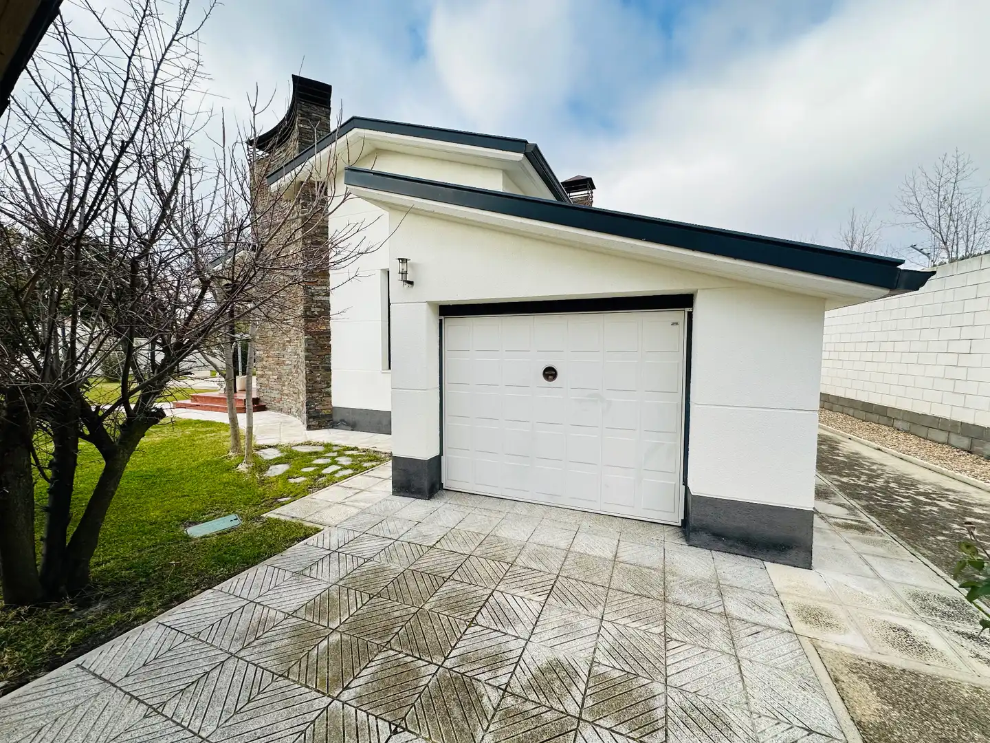 Vista exterior de Casa o chalet en venta en Mojados con Calefacción, Jardín privado y Terraza