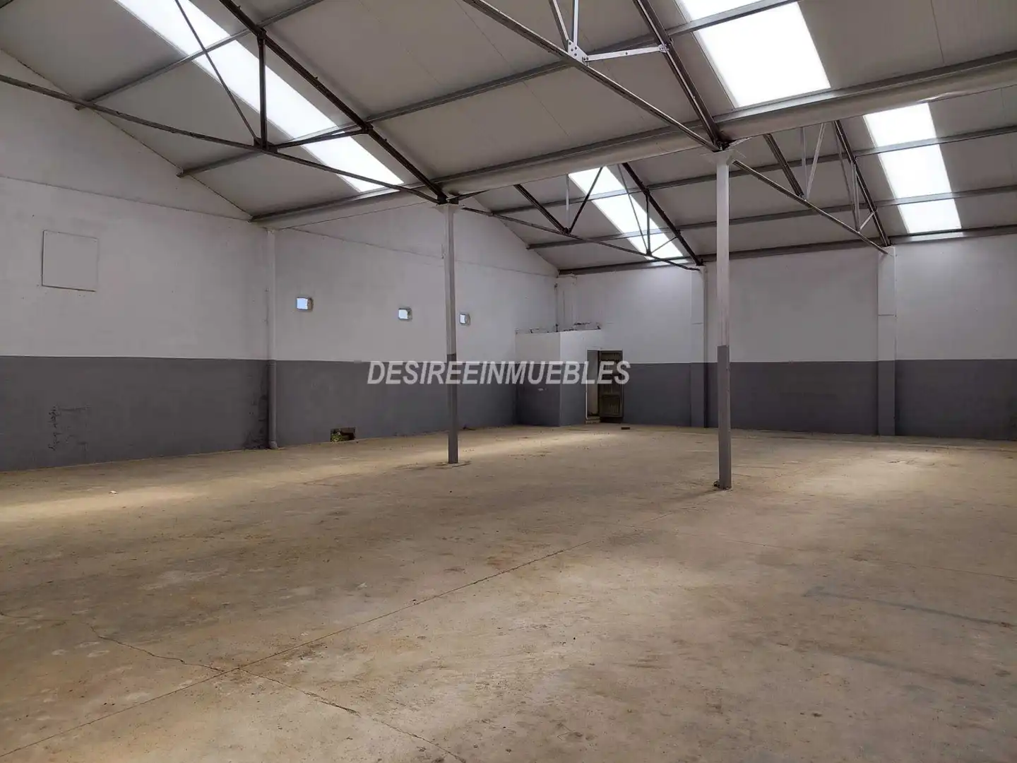 Industrial building to rent in Carrer del Guadalquivir, imagen 2