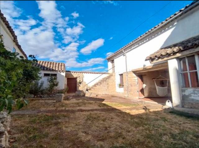 Casa-chalet en Venta en Calle de la Cuadra, 9 en Santoyo