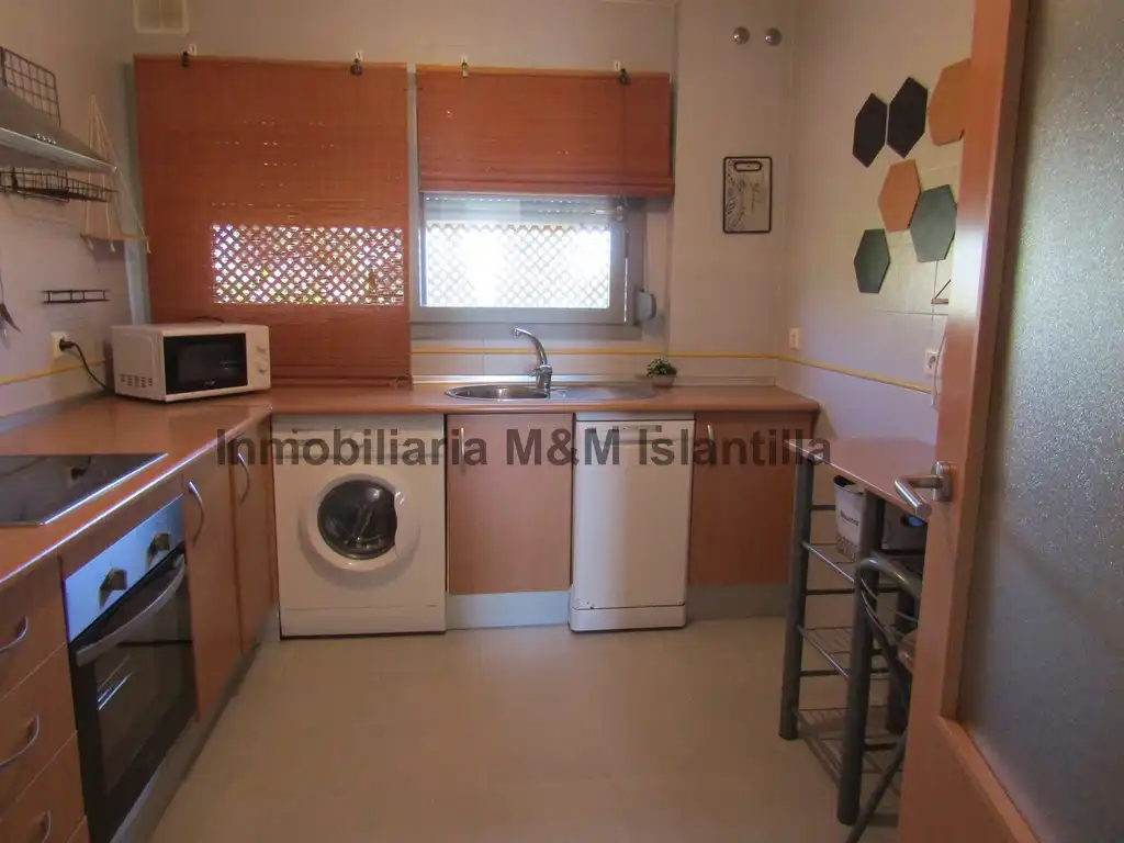 Cocina de Piso en venta en Isla Cristina con Terraza, Horno y Lavadora