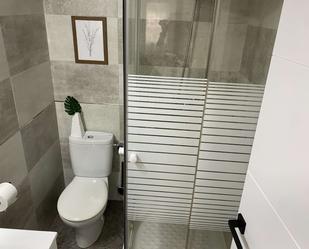 Bathroom of Study to share in Málaga Capital  with Air Conditioner and Terrace