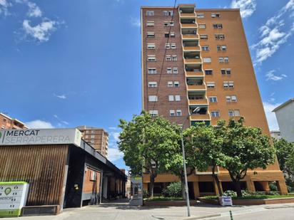 Vista exterior de Pis en venda en Cerdanyola del Vallès amb Aire condicionat, Calefacció i Balcó