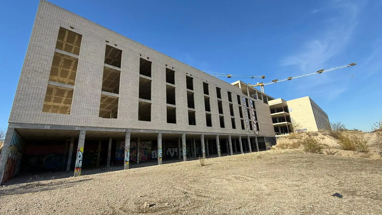Vista exterior de Edificio en venta en Sidamon
