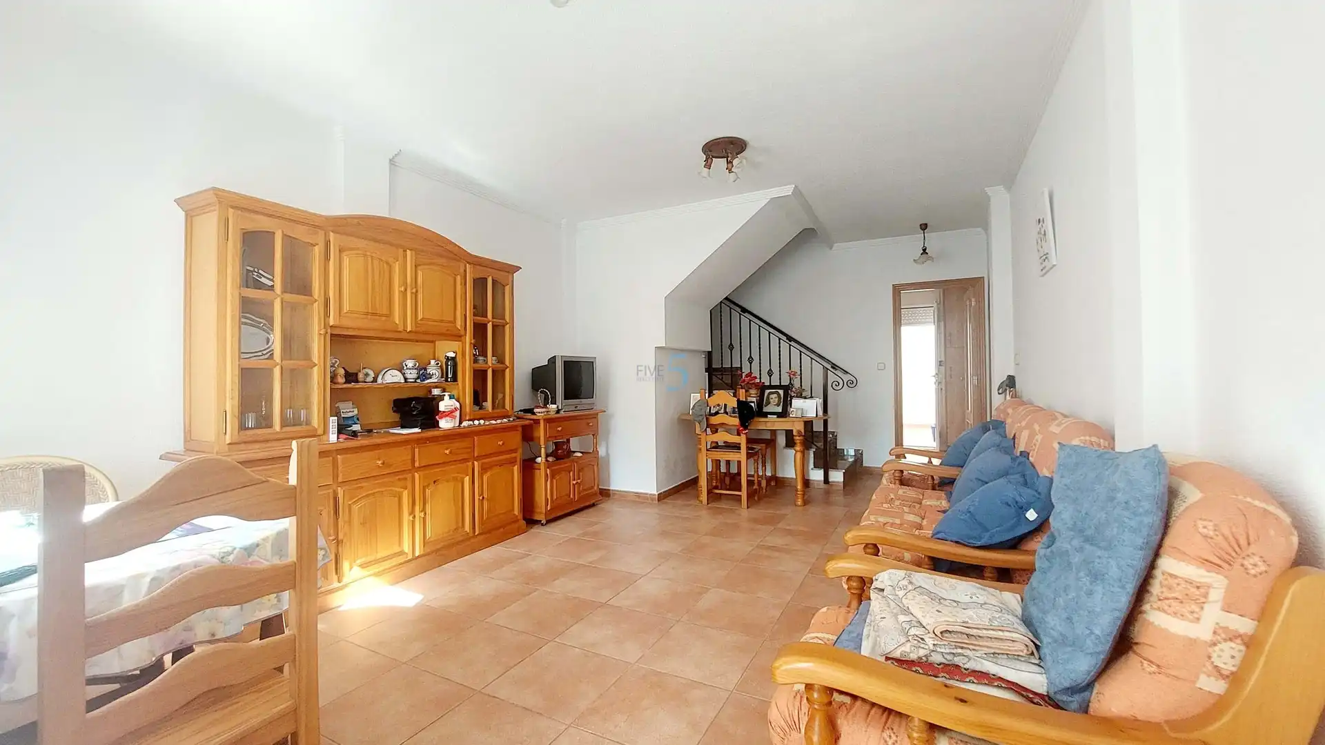 Sala d'estar de Casa adosada en venda en Los Alcázares amb Terrassa, Moblat i Balcó