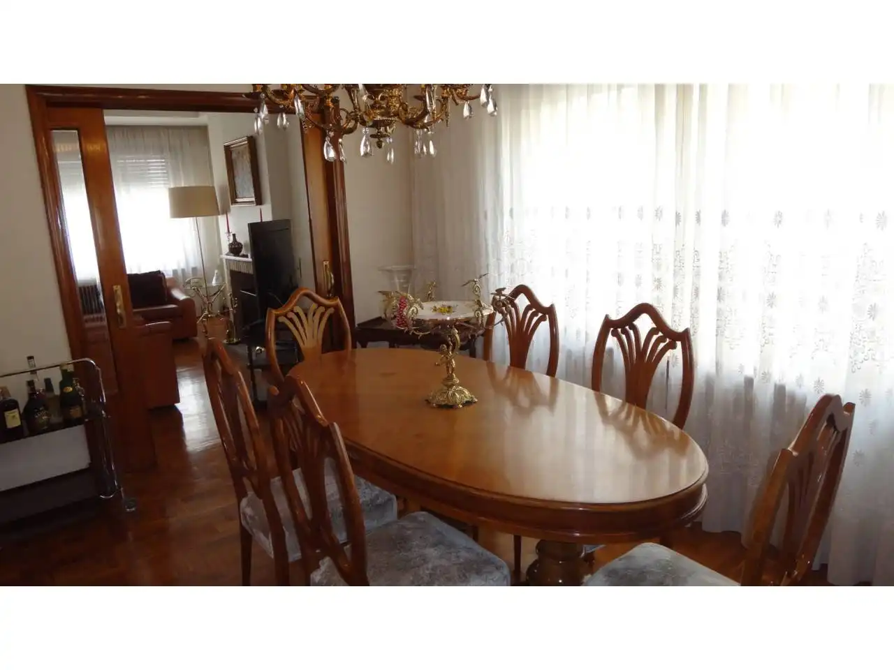 Comedor de Piso en venta en  Pamplona / Iruña con Calefacción, Parquet y Trastero