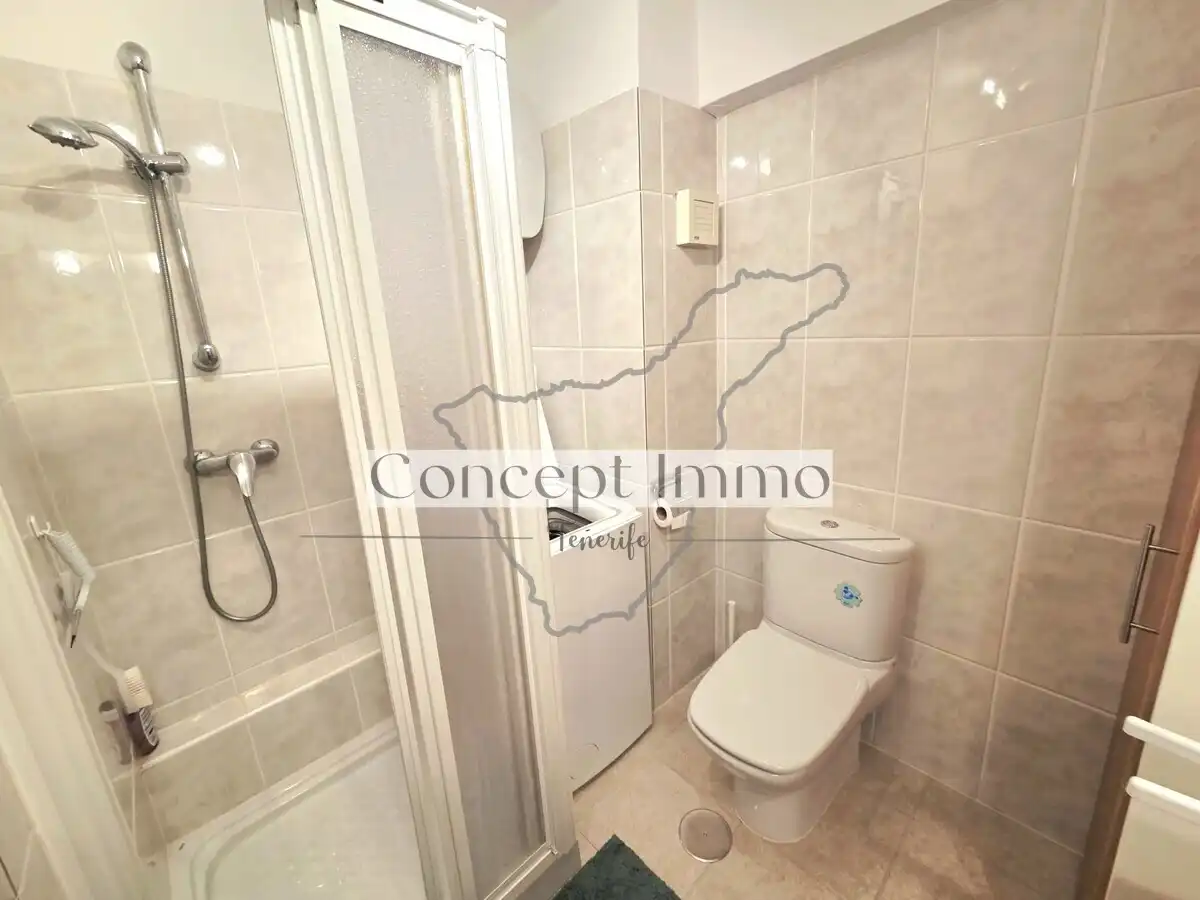 Baño de Ático en venta en Arona con Terraza, Trastero y Balcón