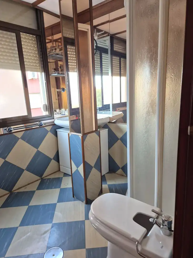 Bathroom of Flat for rent in Badajoz  with Air Conditioner and Furnished