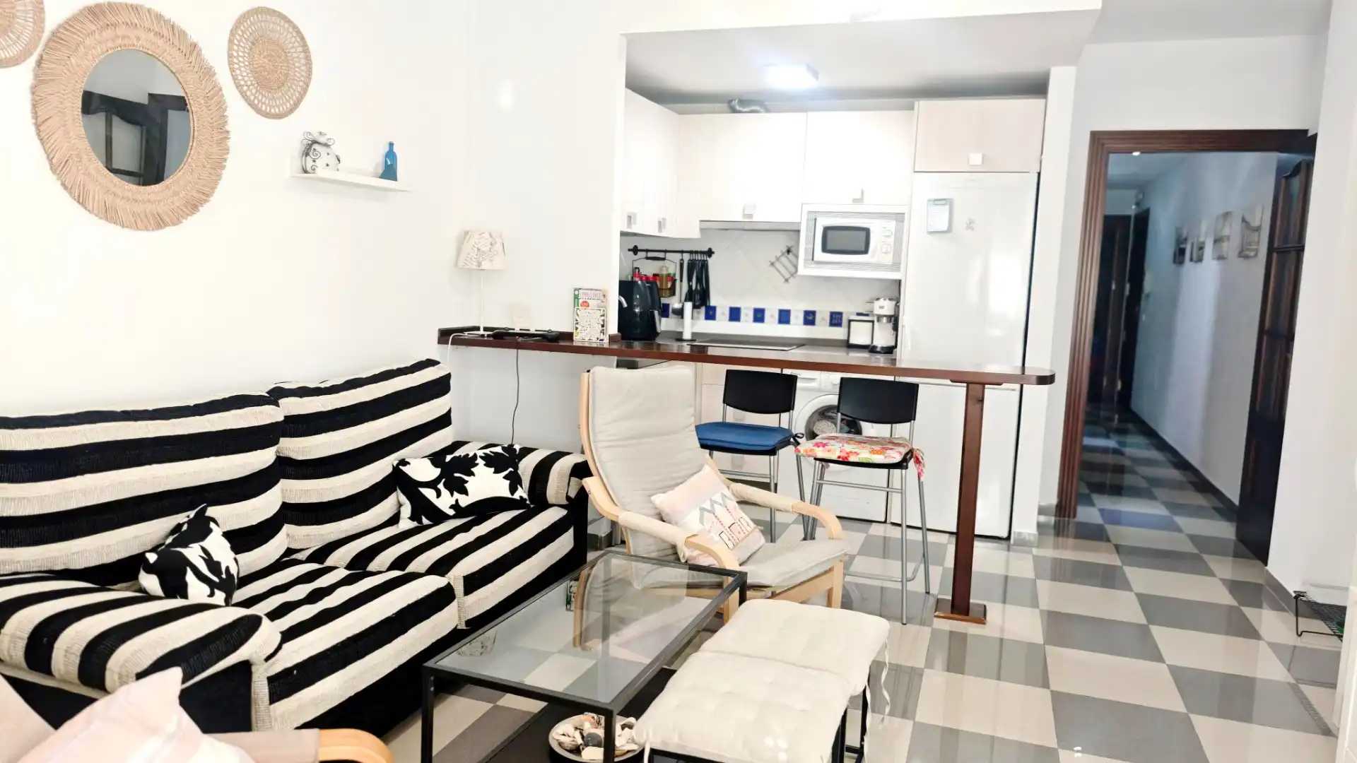 Sala de estar de Piso en venta en Roquetas de Mar con Aire acondicionado, Terraza y Amueblado