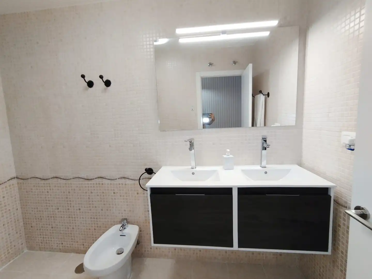 Bathroom of Flat for sale in Tomelloso  with Air Conditioner, Storage room and Furnished