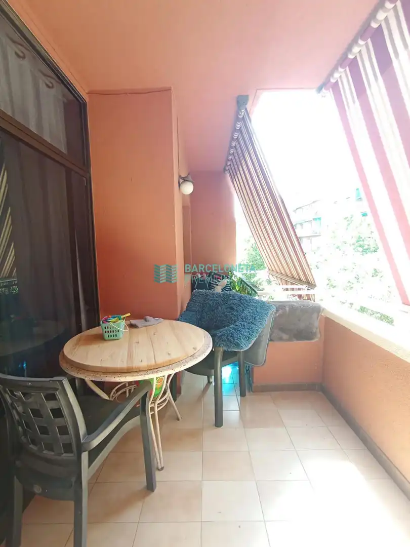 Terraza de Piso en venta en Barcelona con Calefacción, Terraza y Alarma