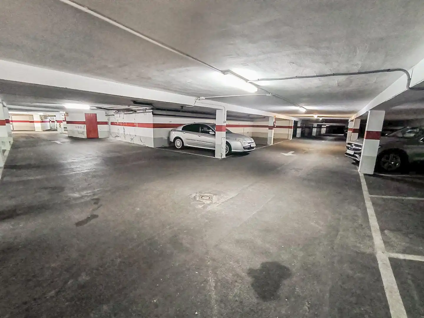 Parkplatz von Wohnung zum Verkauf in Benidorm mit Klimaanlage, Parkett und Terrasse