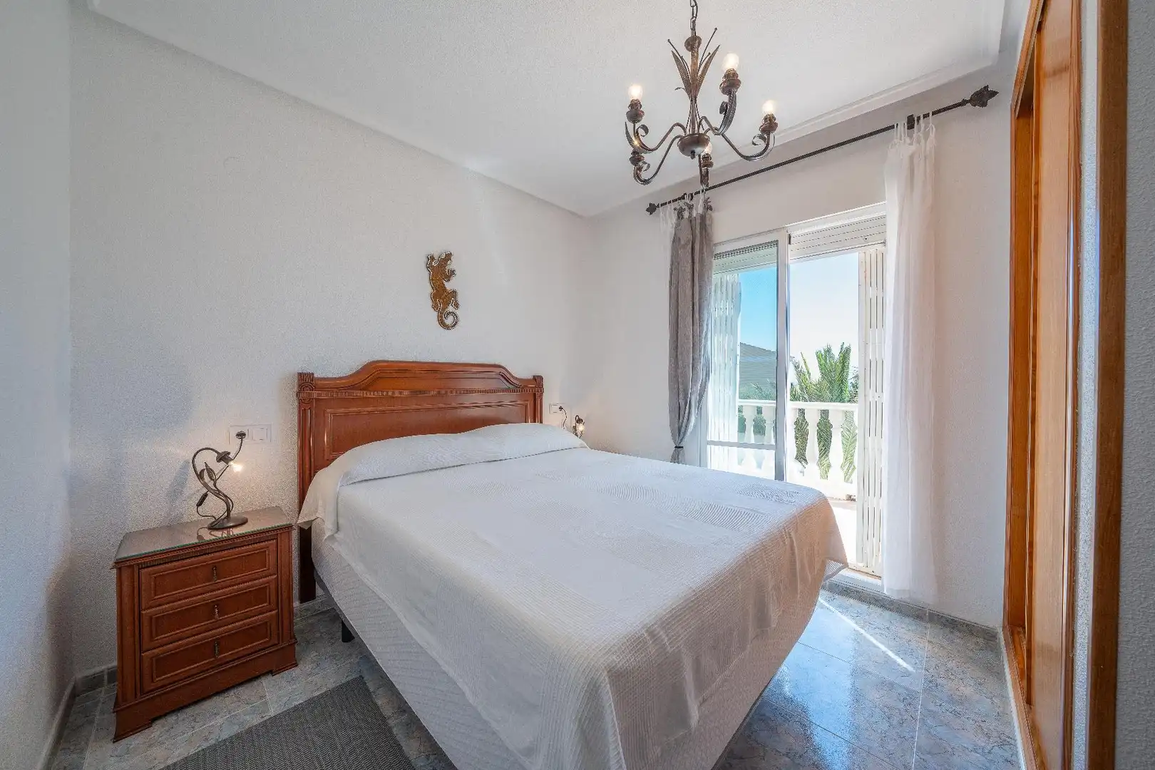 Dormitori de Casa o xalet en venda en Elche / Elx amb Piscina comunitària