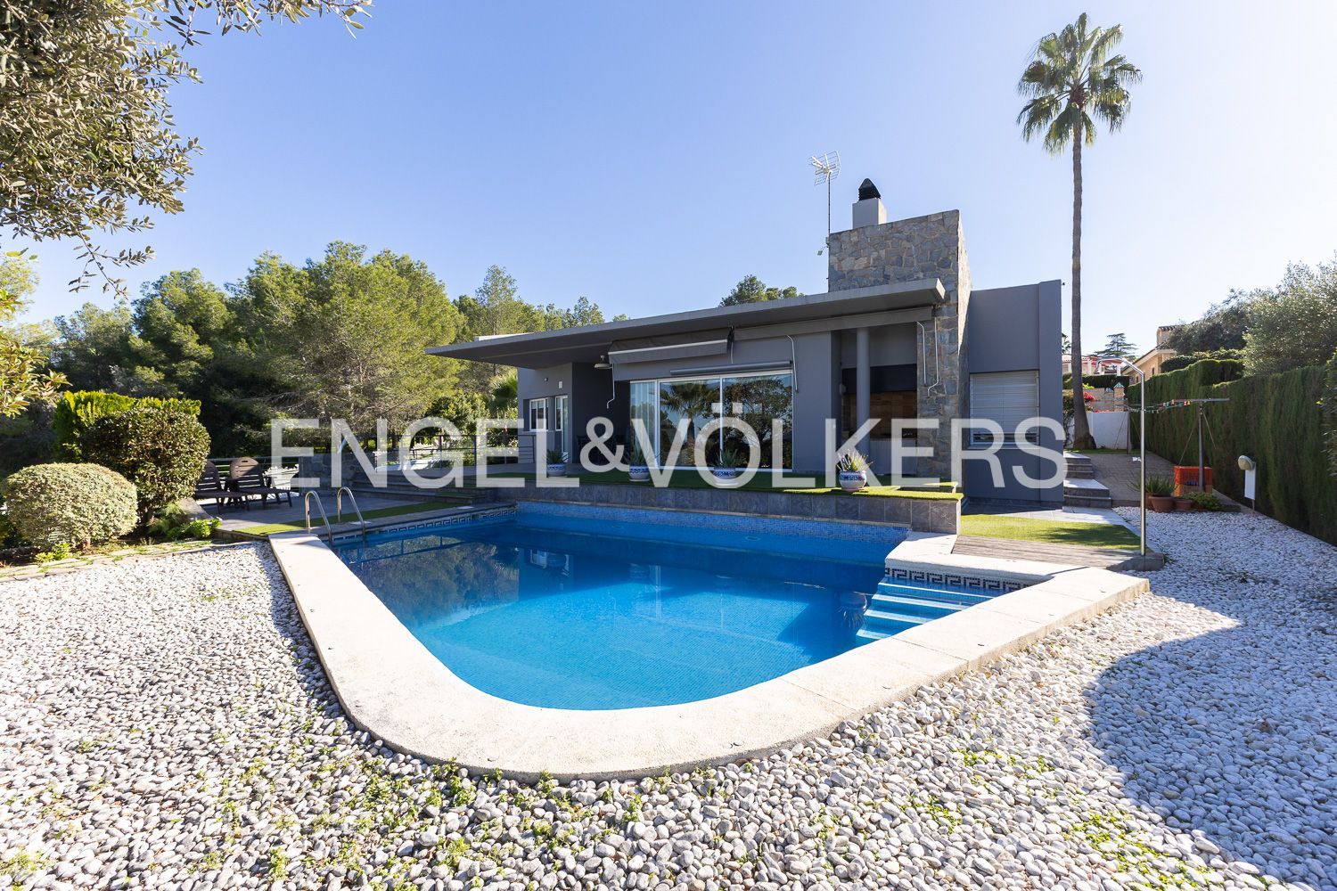 Exterior view of House or chalet for sale in Carcaixent  with Air Conditioner, Heating and Private garden